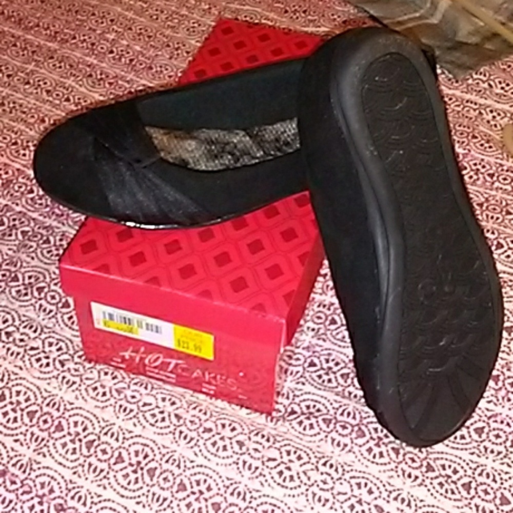 Ladies flats